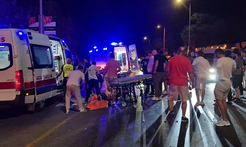 Bodrum'da taksi ile motosikletin çarpışması sonucu 2 kişi öldü