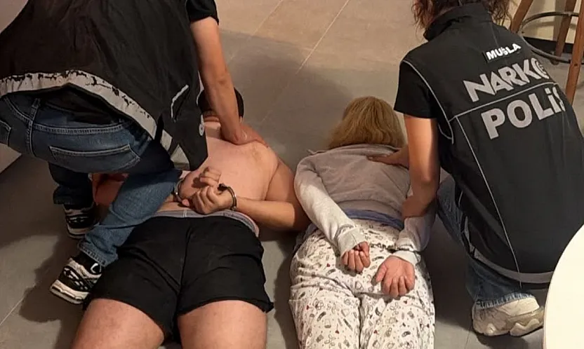 Bodrum'da uluslararası operasyon: Kırmızı bültenle aranan uyuşturucu taciri kıskıvrak yakalandı