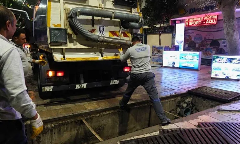 Bodrum'da Yağış Öncesi Mazgal Seferberliği: Binlerce İzmarit Çıktı