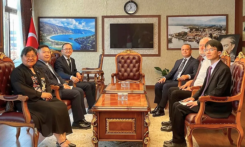 Çin Büyükelçisi Jiang Xuebin'den Fethiye Kaymakamı Akkaya'ya nezaket ziyareti