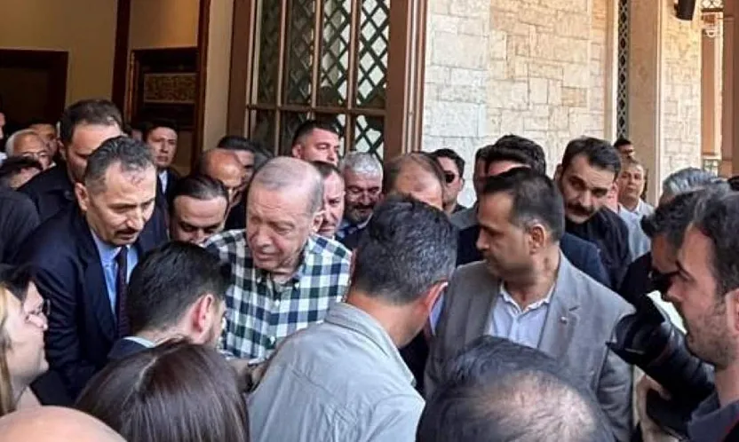 Cumhurbaşkanı Erdoğan, Marmaris'te vatandaşlarla buluştu