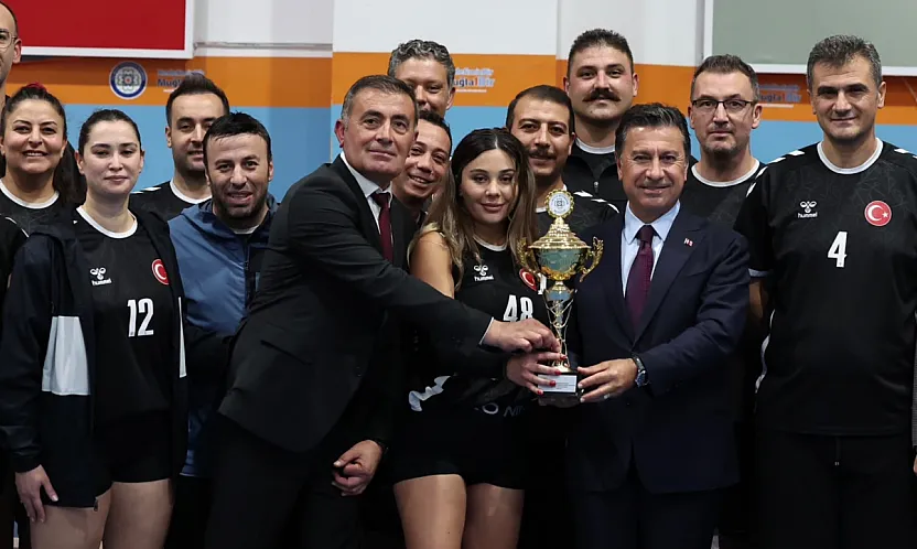 Cumhuriyet Kupası'nda büyükşehir personeli sahada buluştu
