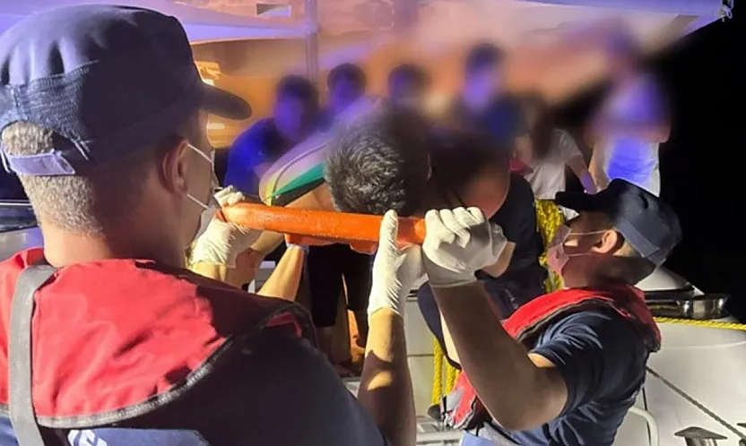 Dalaman'da özel teknede rahatsızlanan vatandaşa Sahil Güvenlikten tıbbi tahliye