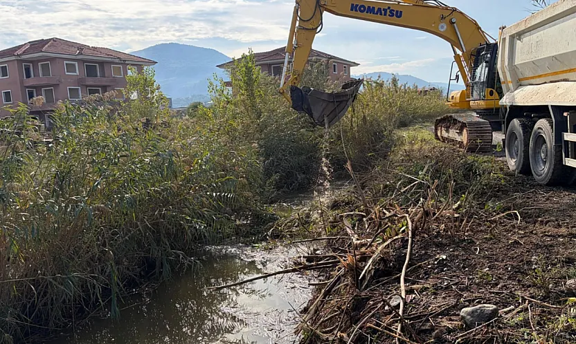 Dalaman'da su taşkınının izleri siliniyor