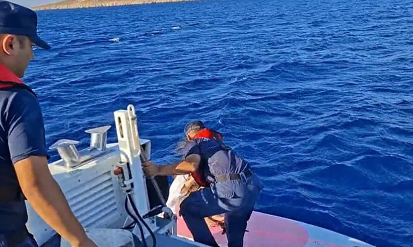 Datça'da denizde sürüklenin iki kişi kurtarıldı