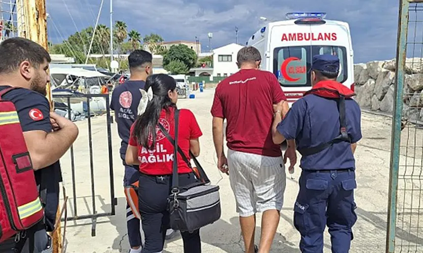 Datça'da gezi teknesinde rahatsızlanan vatandaşa tıbbi tahliye