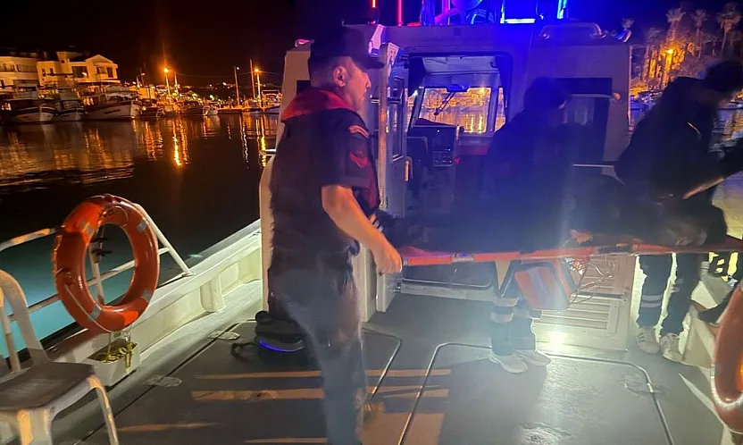 Datça'da ticari gemide rahatsızlanan şahıs denizden tıbbi tahliyesi yapıldı