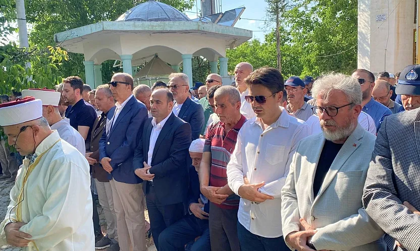 Fatma Betül Sayan Kaya'nın Halası Kezban Akyol Son Yolculuğuna Uğurlandı
