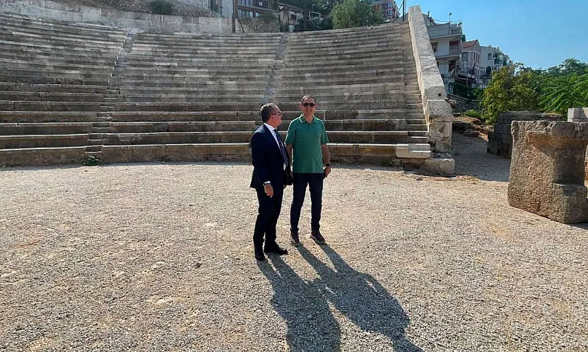 Fethiye Antik Tiyatrosu'nda restorasyon çalışmaları yerinde incelendi