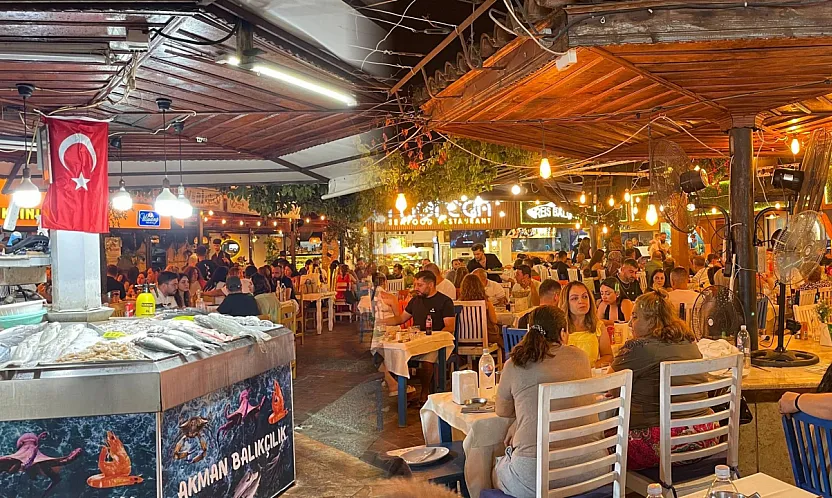 Fethiye Balık Pazarı Yaz Sezonunun En Hareketli Günlerini Yaşıyor