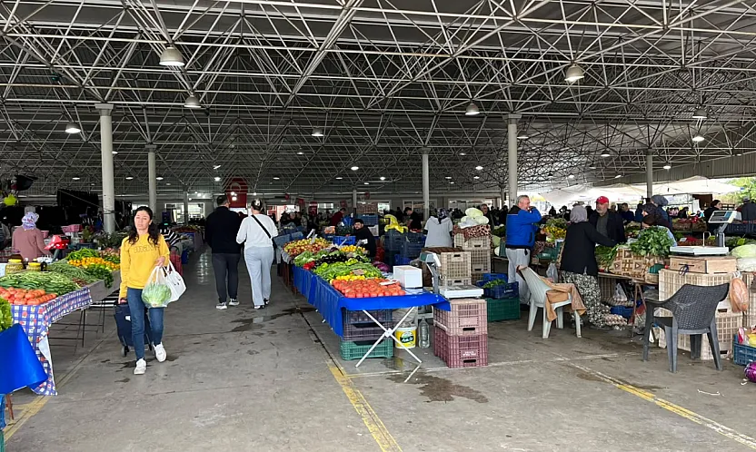 Fethiye Çalıca Pazarı'nda haftanın meyve ve sebze fiyatları
