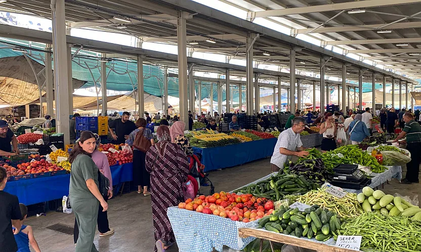 Fethiye Cumartesi Pazarı'nda Bu Haftanın Meyve Fiyatları