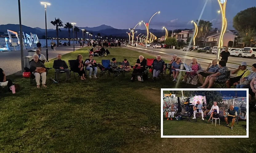 Fethiye'de 100 Yaş Evi Topluluğu'ndan müzik dolu akşam