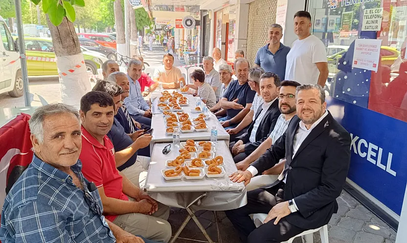 Fethiye'de 15 Temmuz anısına vatandaşlara lokma ikramı