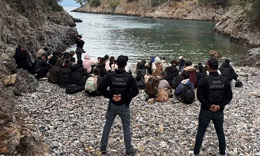 Fethiye'de 34'ü çocuk 62 düzensiz göçmen yakalandı