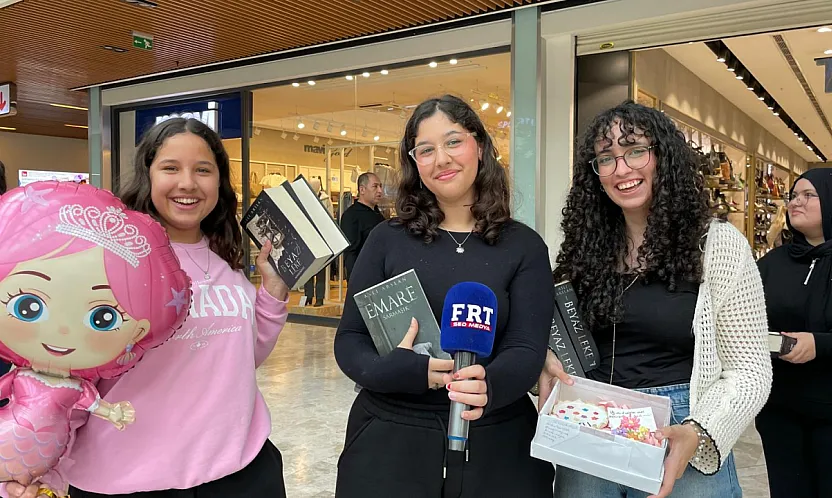 Fethiye'de Aslı Arslan sevgisi: İmza günü uzun kuyruklara sahne oldu