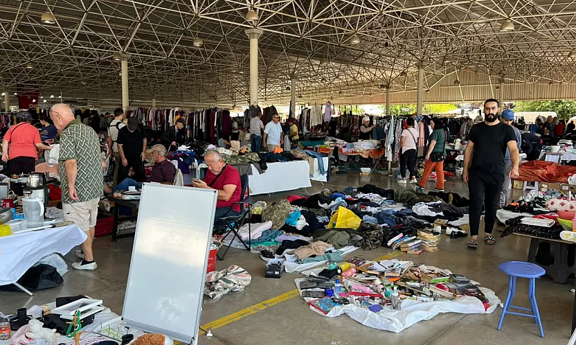 Fethiye'de Çalıca İkinci El Pazarı'nda yoğunluk