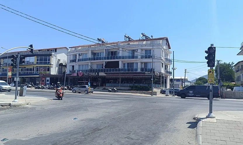 Fethiye'de Cumartesi Pazarı Kavşağı'nda trafik ışıkları arızalandı