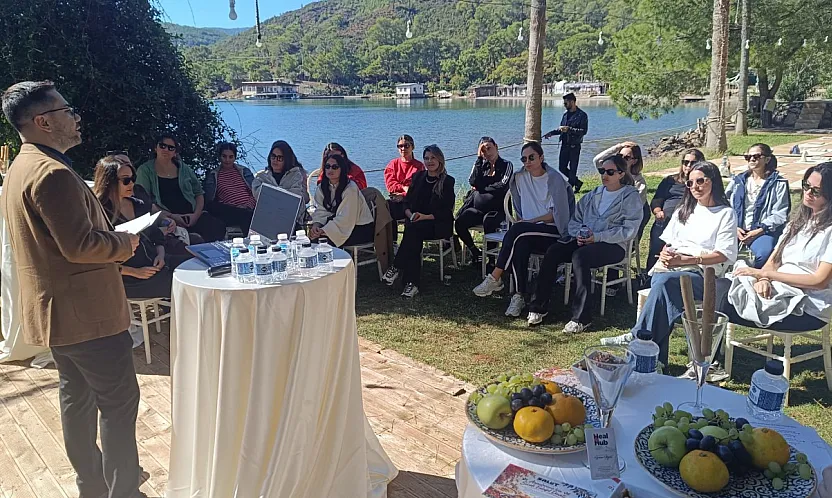 Fethiye'de Gebe Buluşması: Anne Adayları Doğuma Uzmanlarla Hazırlandı