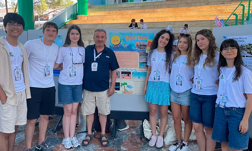 Fethiye'de genç çevrecilerden uluslararası poster sergisi