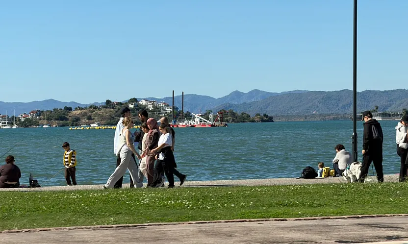 Fethiye'de Güneş Açtı, Sahil Bandında Yoğunluk Yaşandı