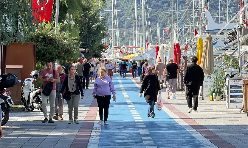Fethiye'de Güneş Yüzünü Gösterdi, Kordonda Yoğunluk Yaşandı