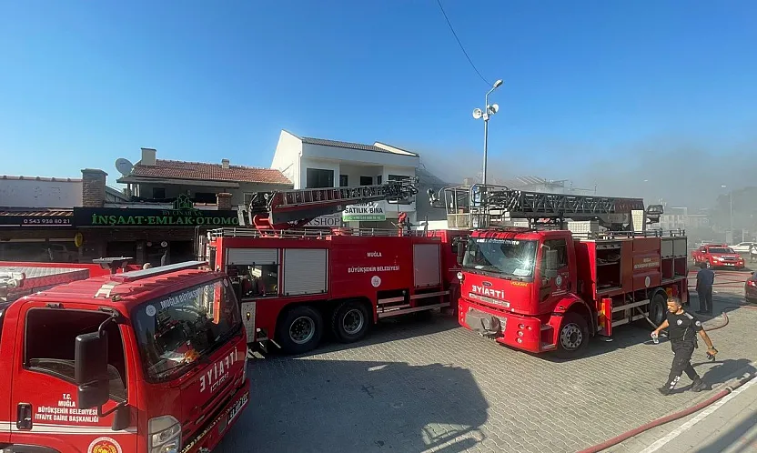 Fethiye'de İş Yeri Yangını: İtfaiyenin Hızlı Müdahalesi Faciayı Önledi!