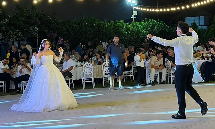 Fethiye'de İsmet Çatal ve Merve Yanık çifti dünyaevine girdi