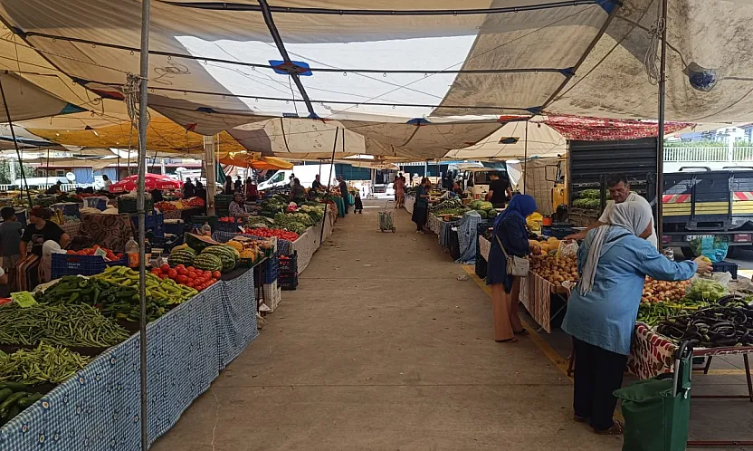 Fethiye'de kavurucu sıcaklar alışverişi akşam saatlerine taşıdı