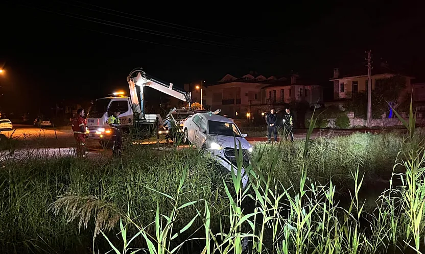 Fethiye'de Kontrolden Çıkan Araç Kanala Uçtu