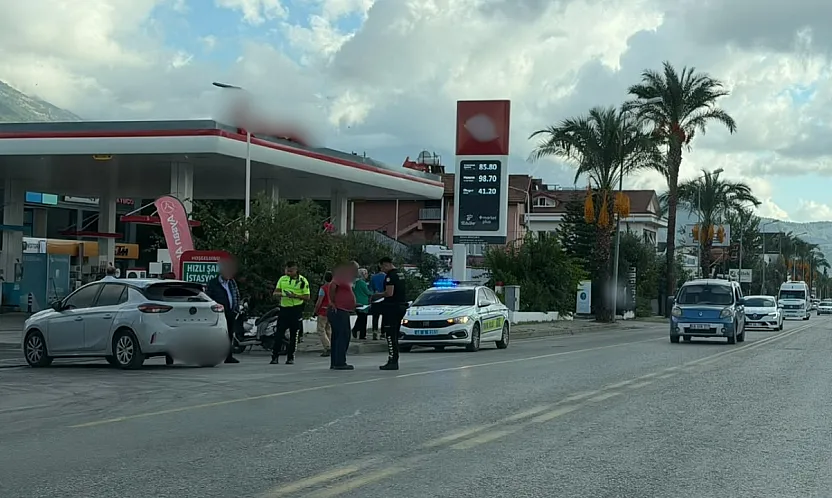 Fethiye'de motosiklet ile otomobil çarpıştı