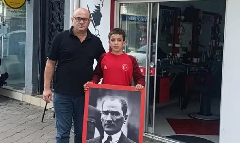 Fethiye'de öğrencinin Atatürk portresine duyarlılığı takdir topladı