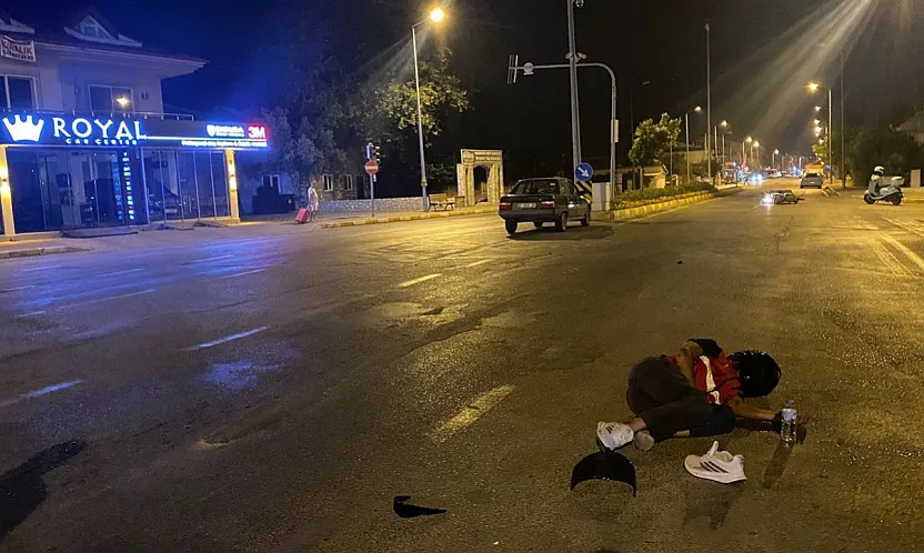 Fethiye'de otomobil Motosikletli kuryeye çarptı: sürücü kaçtı iddiası