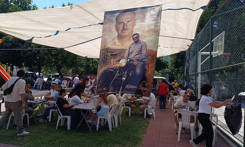 Fethiye'de Özcan Kıvrak 22. ölüm yılında lokma hayrı ile anıldı