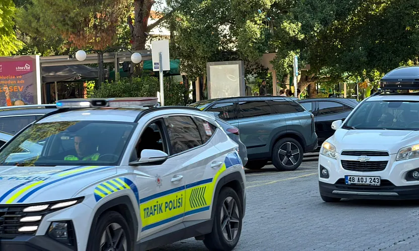 Fethiye'de park ihlallerine trafik ekiplerinden müdahale