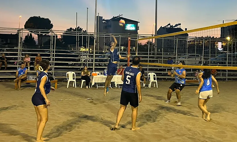 Fethiye'de 'Plaj Voleybolu' heyecanı: 32 takım şampiyonluk için mücadele ediyor