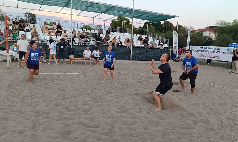 Fethiye'de plaj voleybolu turnuvası başladı: 32 takım mücadele edecek