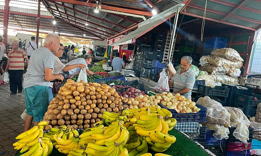 Fethiye'de sabahın bereketi Çiftlik Pazarı'na yansıdı
