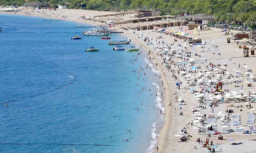 Fethiye'de sahillerde sıcak hava yoğunluğu yaşanıyor