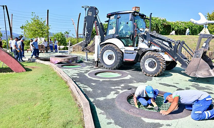 Fethiye'de Şehit Fethi Bey Parkı'nda yenileme çalışmaları başladı