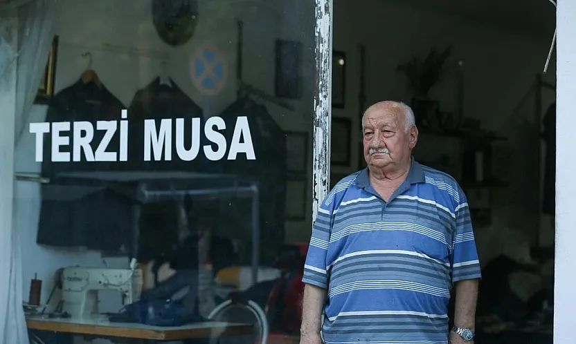Fethiye'de 'Terzi Musa' 54 yıldır mesleğini aşkla yapıyor