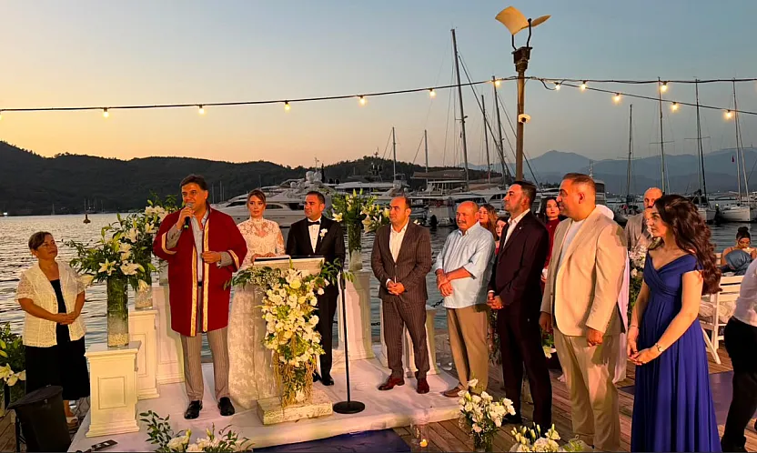 Fethiye'de Tuğçe ve Can çifti dünyaevine girdi
