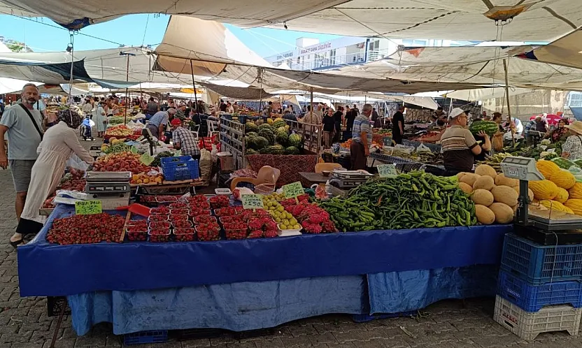Fethiye'de Üretici Pazarı'nda Sebze ve Meyve Fiyatları