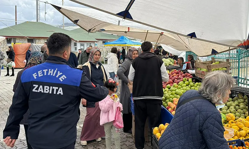 Fethiye'de üretici pazarında zabıta denetimi