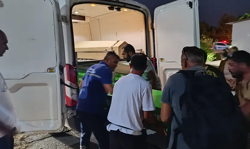 Fethiye'de yamaç paraşütü kazasında hayatını kaybeden 2 kişinin cenazeleri Adli Tıp'a gönderiliyor
