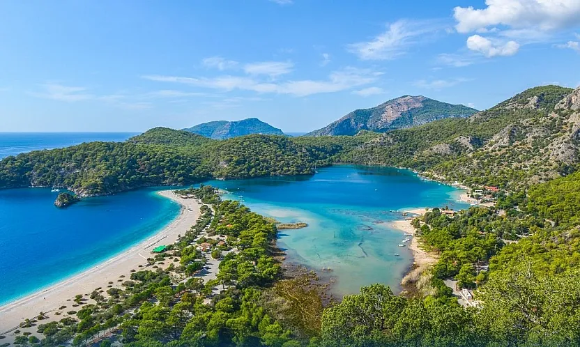 Fethiye'de Yaz Kendini Hissettiriyor: Sıcaklık 35 Derece