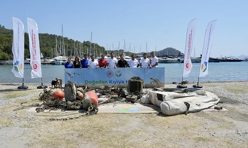 Fethiye'deki Göcek Halk Plajı'nda deniz dibi temizliği yapıldı