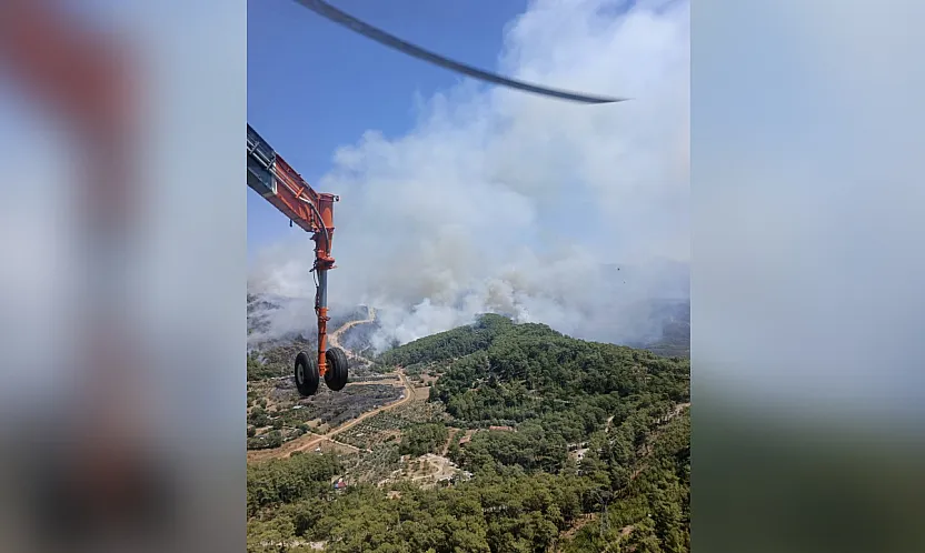 Fethiye'deki orman yangınına takviye ekipler sevk edildi: Hava ve kara gücü artırıldı