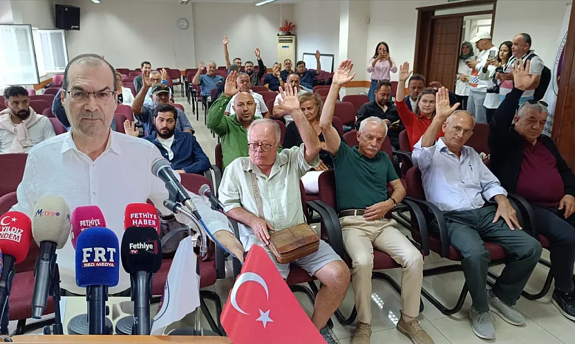 Fethiye Emlakçılar Derneği'nde Serdar Oğuz güven tazeledi