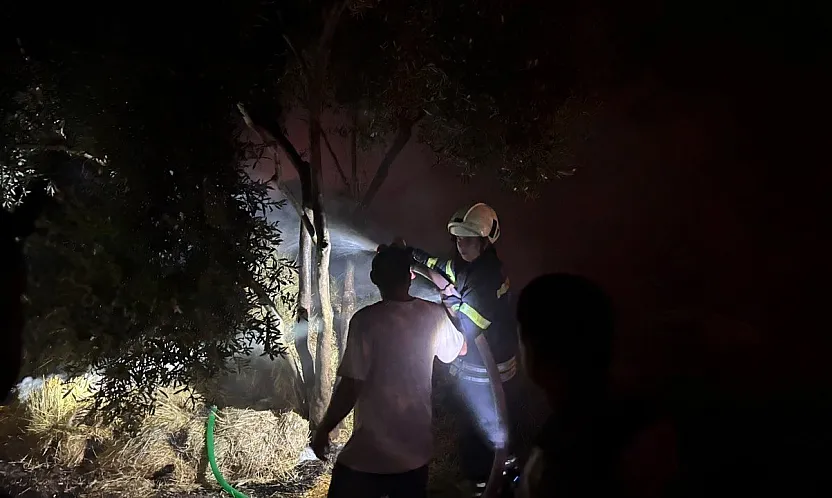 Fethiye Kargı'da ahır yangını: Ekipler hızla olay yerine geldi